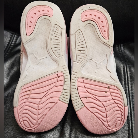Nike Jordan Max Aura 5 - Girls  size 1.5y  (20.5 Cm). White with pink - Picture 4 of 6